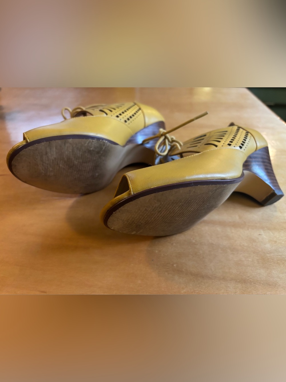 Yellow retro heeled pumps sz 40 - Picture 5 of 6
